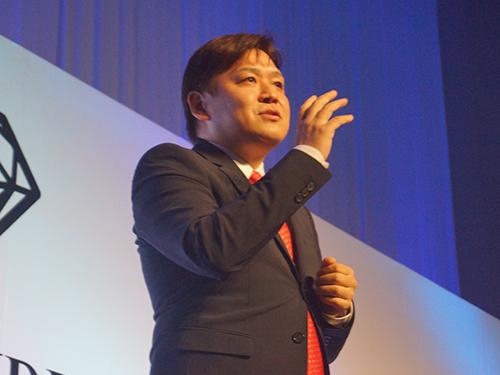 冒頭あいさつをする近藤社長